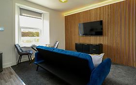 1-Bed Apartment With Sofa Bed In West Kilbride - Long Stays - Free Parking